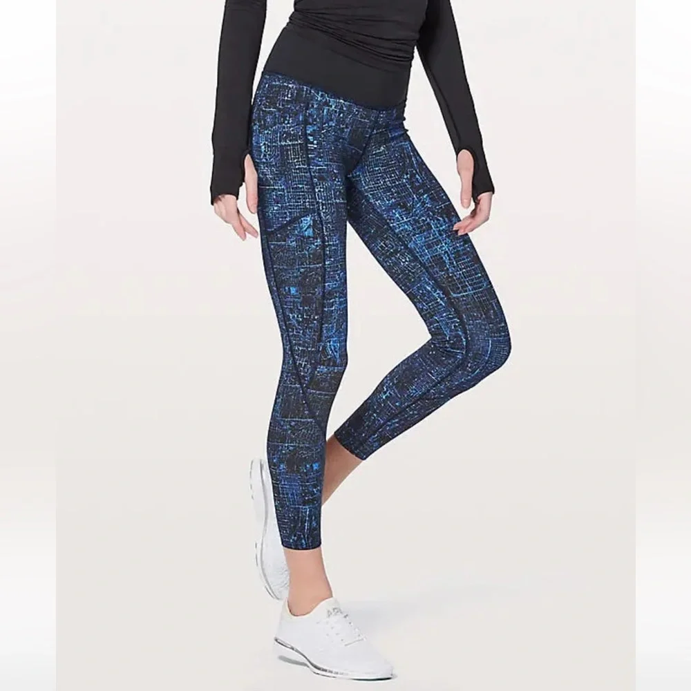 Lululemon Keep Your Form Tight 25" - City Lights Multi Black / Black - Size 2 - Picture 4 of 13